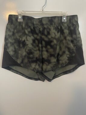 Athletic Green Camo Running Shorts Size Large